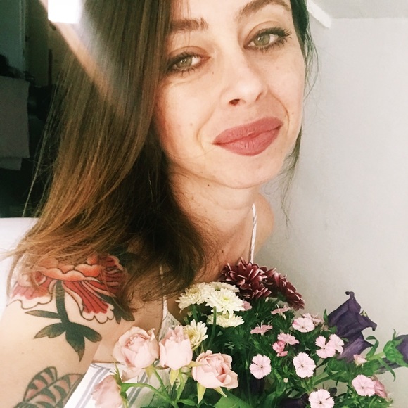 Meet your Posher - Picture 2 of 3